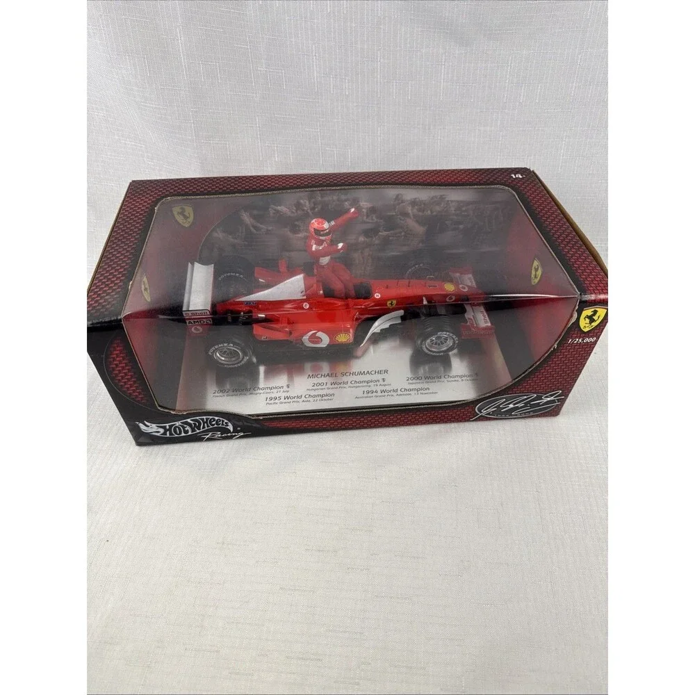 Hot Wheels Racing 1:18 Ferrari F2002 5X Champ Michael Schumacher NIB